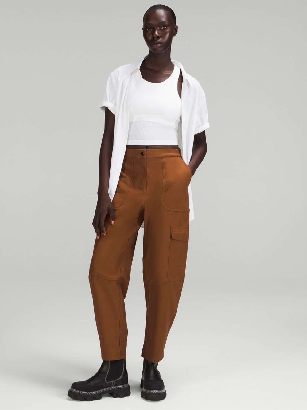 Lululemon Light Utilitech Cargo Pocket High-Rise Brown Pant in Size 31